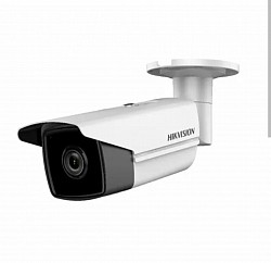 Bullet camera with motorized lens